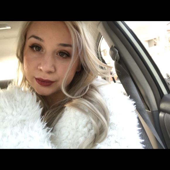 Meet your Posher, Merinda - Picture 2 of 3